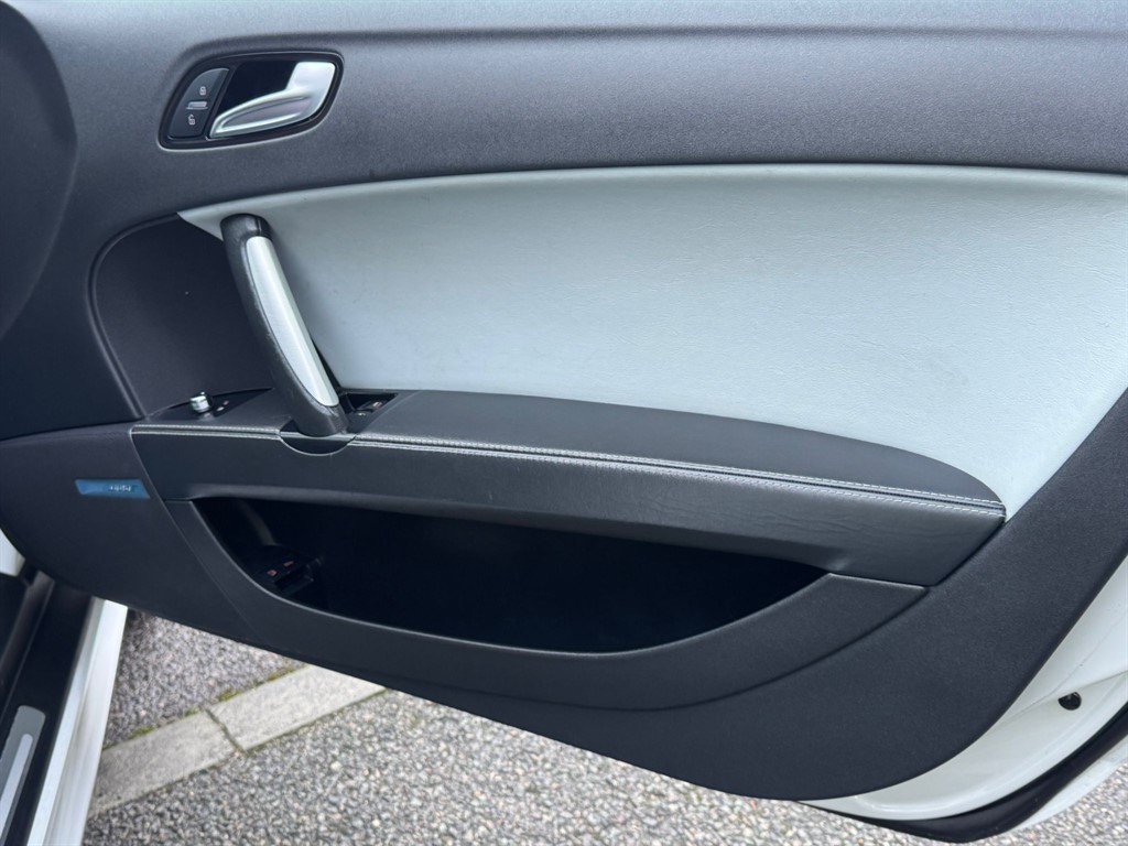 Used Audi TT 2011 for sale - 77420668: Photo 14