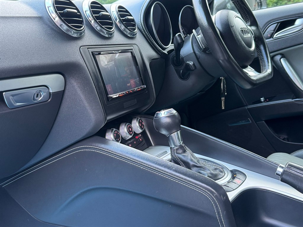 Used Audi TT 2011 for sale - 77420668: Photo 24