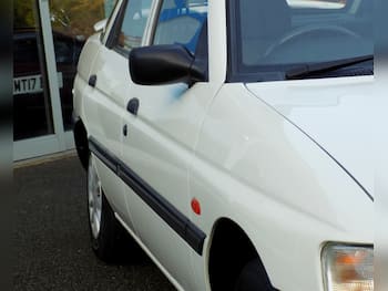 Used Ford Escort 1996 for sale - 79617067: Photo