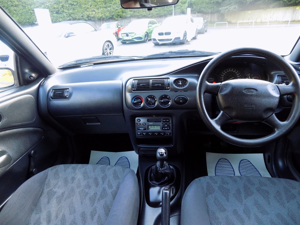 Used Ford Escort 1996 for sale - 76172529: Photo 21