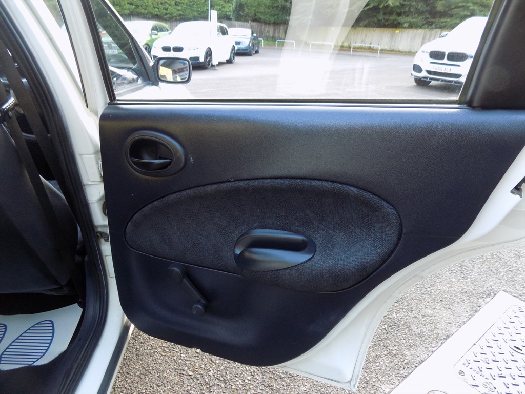 Used Ford Escort 1996 for sale - 76172529: Photo 26