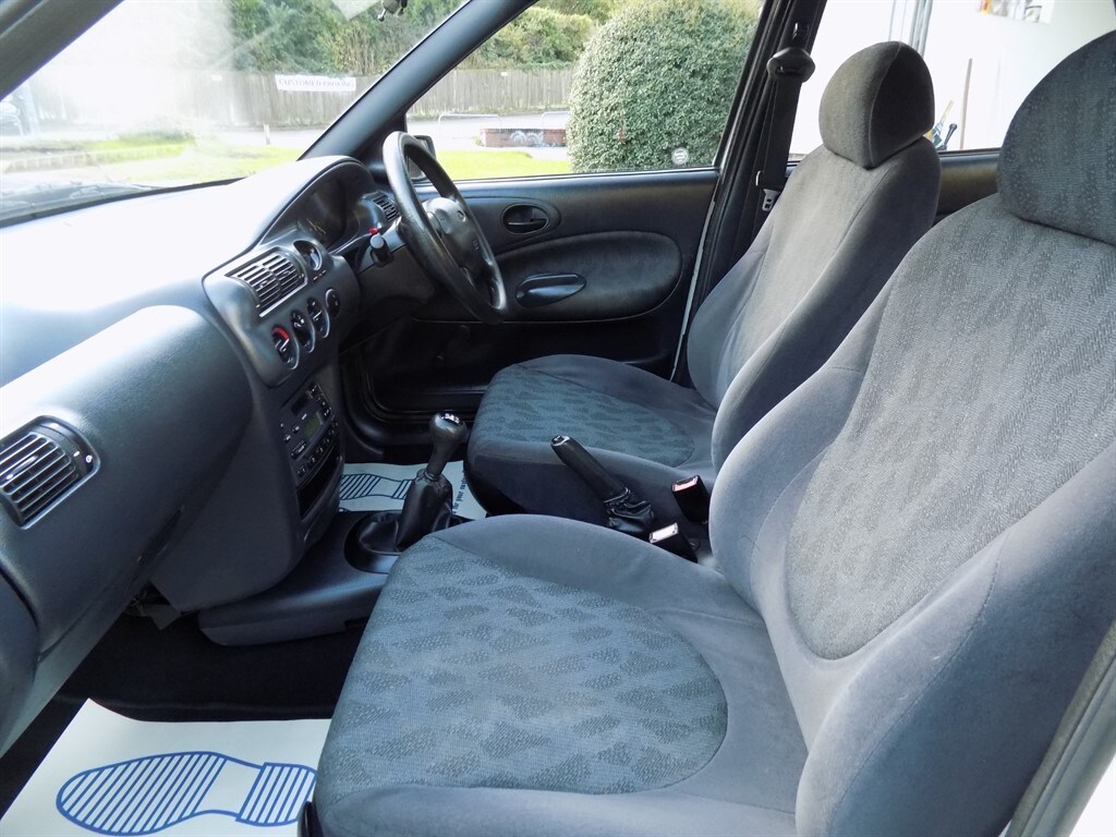 Used Ford Escort 1996 for sale - 76172529: Photo 27