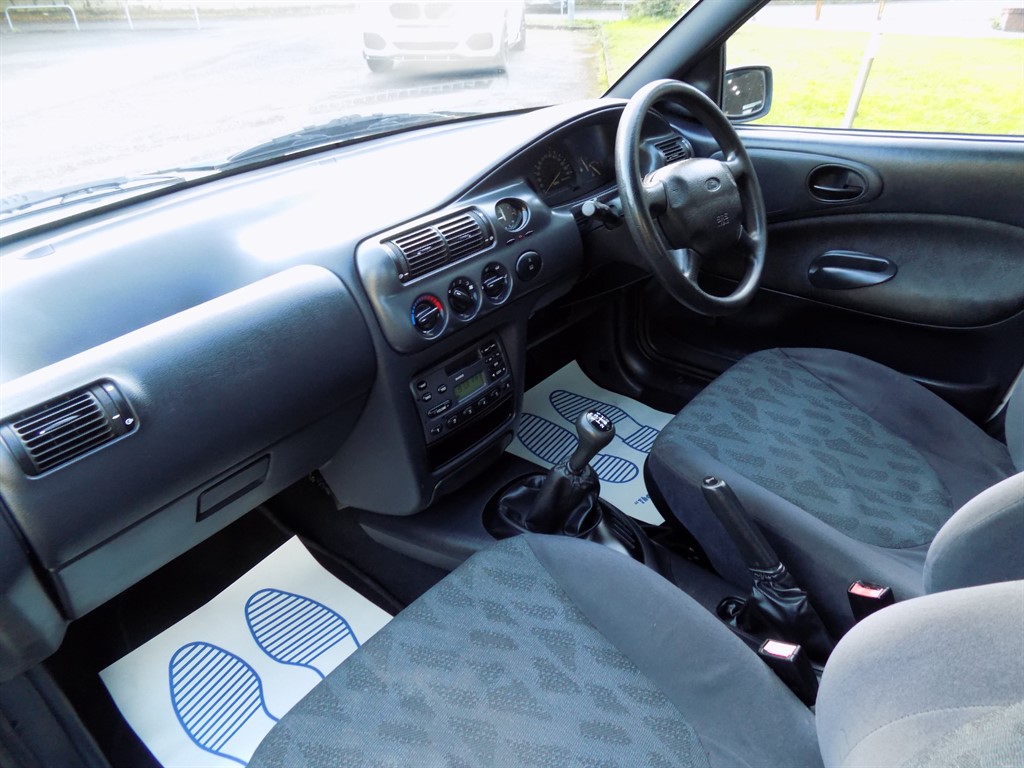 Used Ford Escort 1996 for sale - 76172529: Photo 28