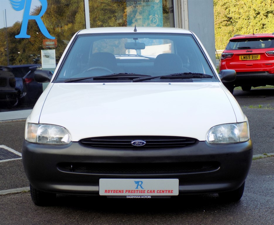 Used Ford Escort 1996 for sale - 76172529: Photo 3