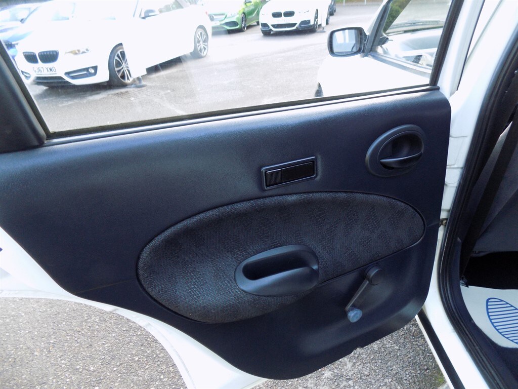 Used Ford Escort 1996 for sale - 76172529: Photo 30