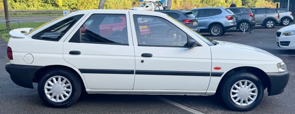 Used Ford Escort 1996 for sale - 76172529: Photo 9