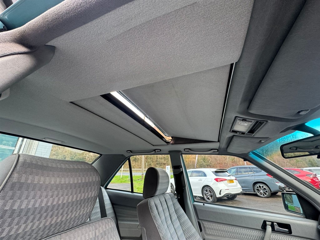 Used Mercedes-Benz 190 1993 for sale - 76908247: Photo 15