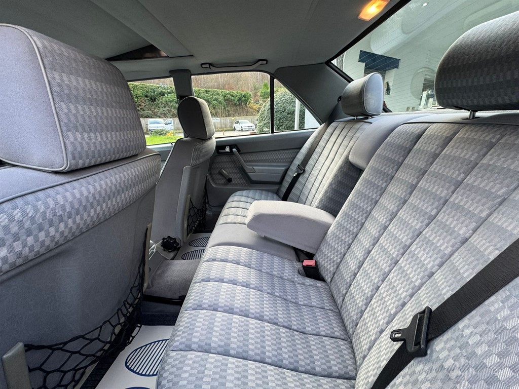 Used Mercedes-Benz 190 1993 for sale - 76908247: Photo 25