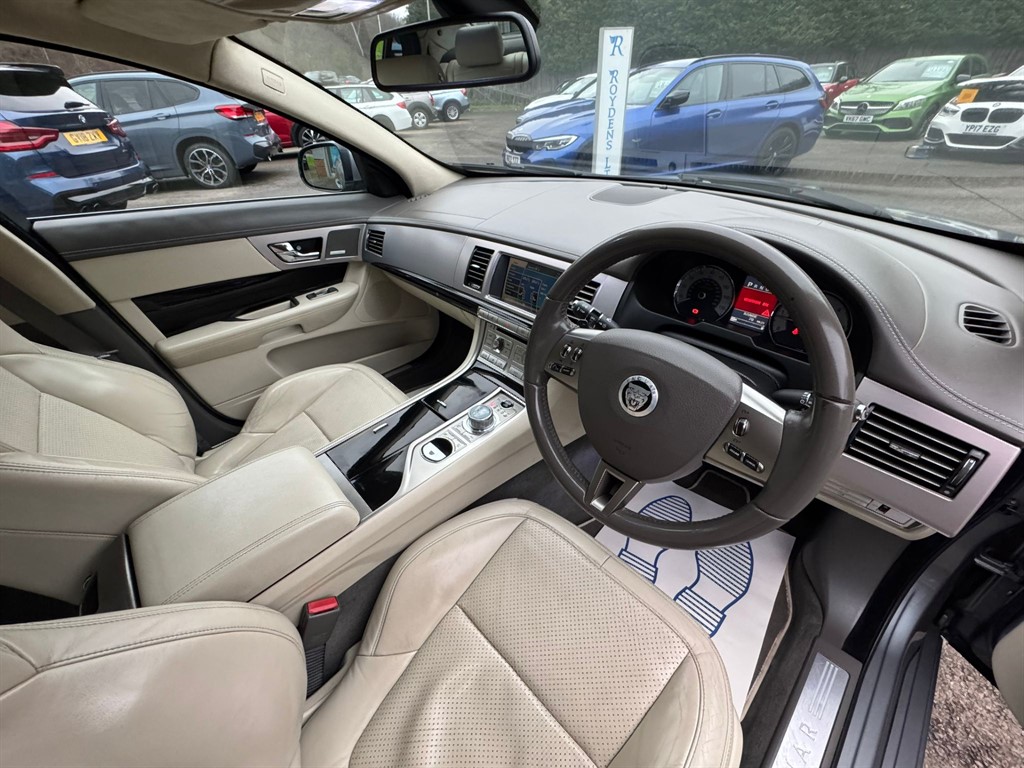 Used Jaguar XF 2010 for sale - 77025668: Photo 13