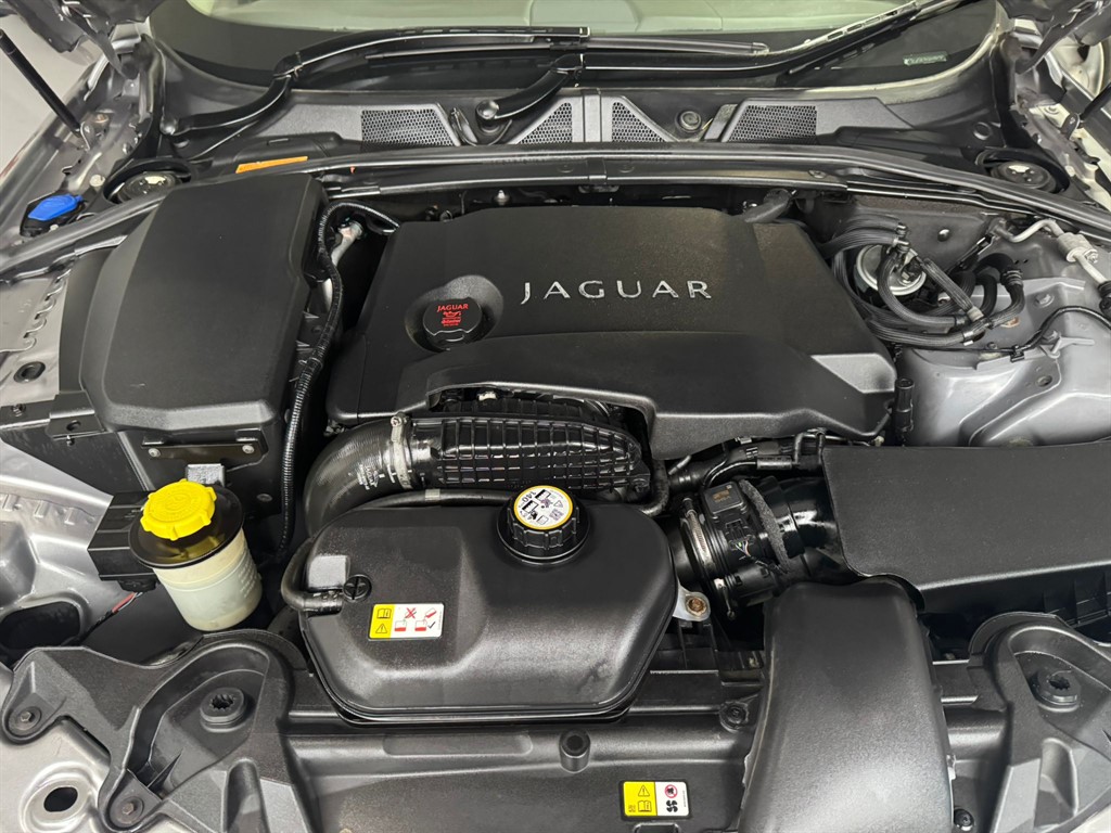 Used Jaguar XF 2010 for sale - 77025668: Photo 3