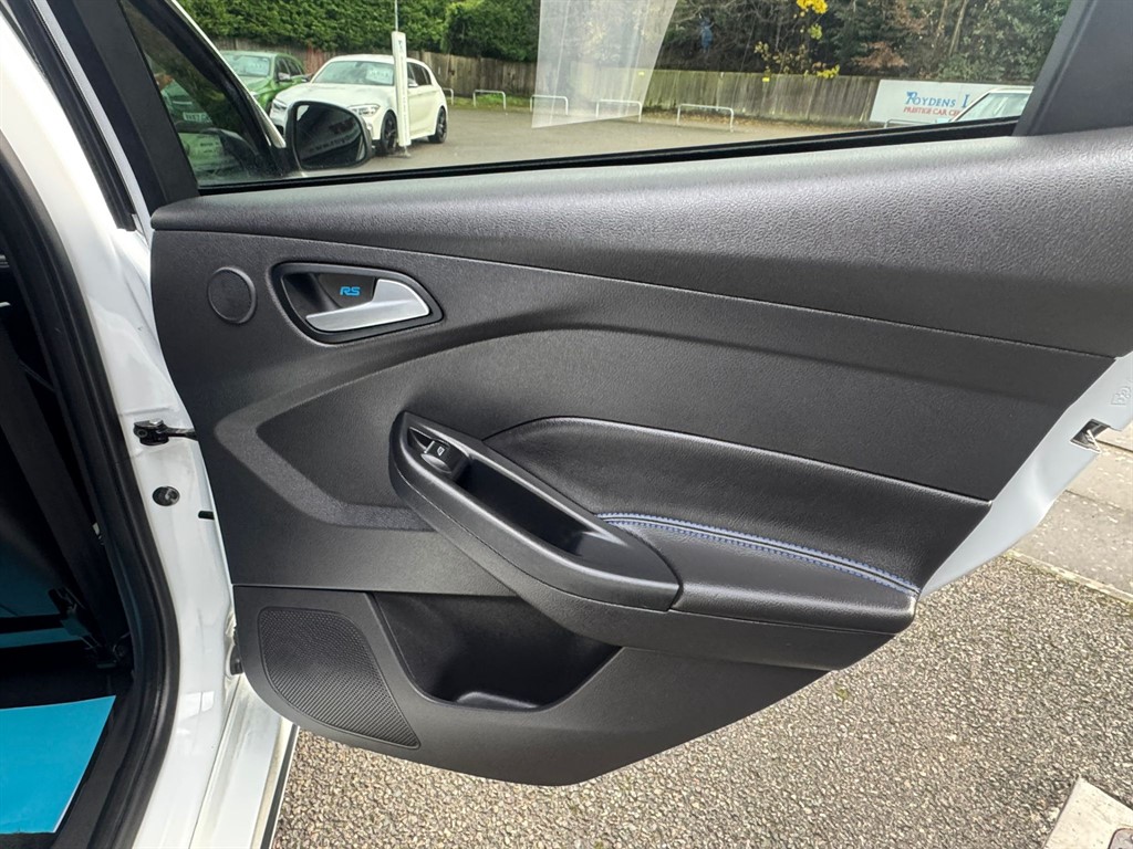 Used Ford Focus 2017 for sale - 76922077: Photo 41