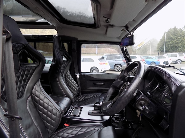 Used Land Rover Defender 110 2014 for sale - 75570086: Photo 20