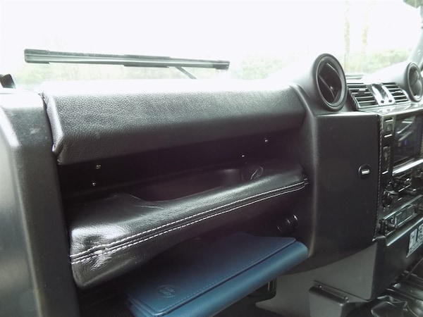 Used Land Rover Defender 110 2014 for sale - 75570086: Photo 25