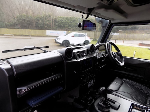 Used Land Rover Defender 110 2014 for sale - 75570086: Photo 26