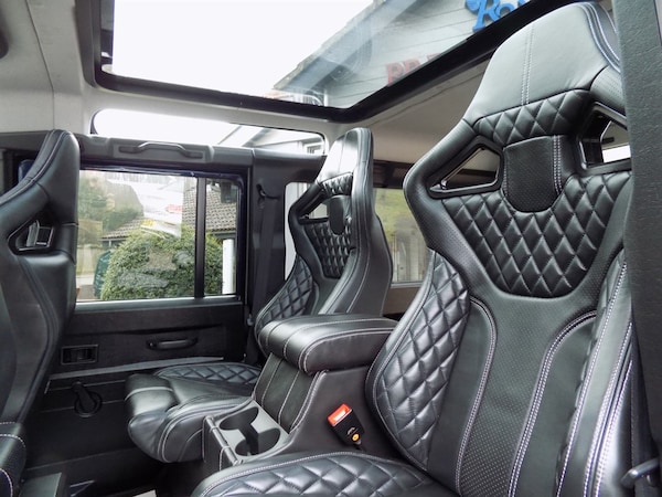 Used Land Rover Defender 110 2014 for sale - 75570086: Photo 28