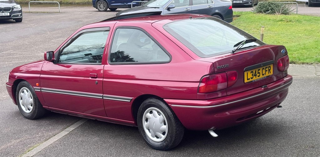 Used Ford Escort 1993 for sale - 77641036: Photo 11