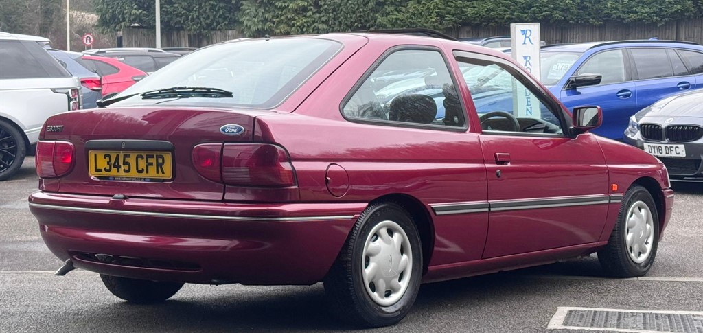 Used Ford Escort 1993 for sale - 77641036: Photo 14