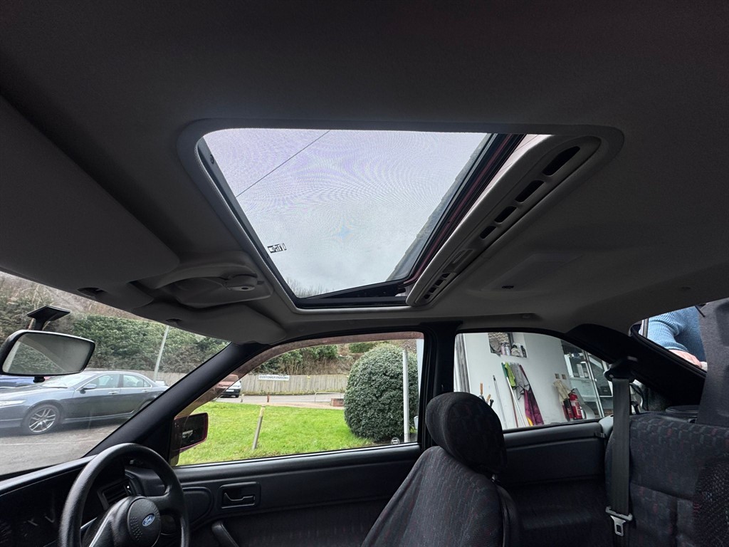 Used Ford Escort 1993 for sale - 77641036: Photo 18