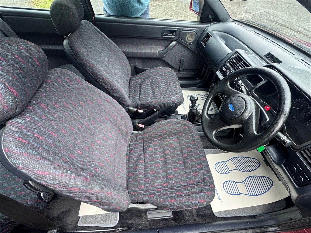 Used Ford Escort 1993 for sale - 77641036: Photo 19