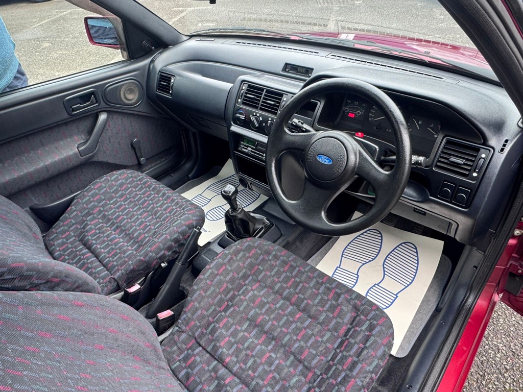 Used Ford Escort 1993 for sale - 77641036: Photo 20
