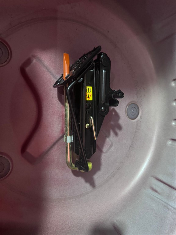 Used Ford Escort 1993 for sale - 77641036: Photo 29