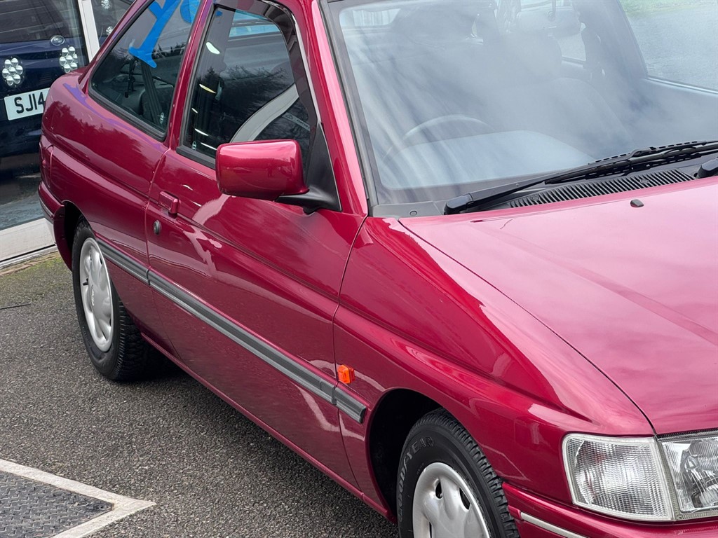 Used Ford Escort 1993 for sale - 77641036: Photo 3