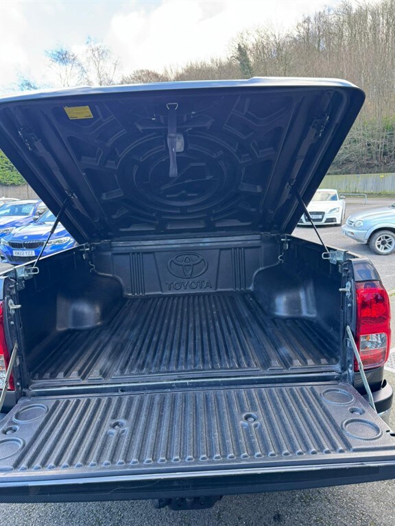 Used Toyota Hilux 2017 for sale - 77545539: Photo 11