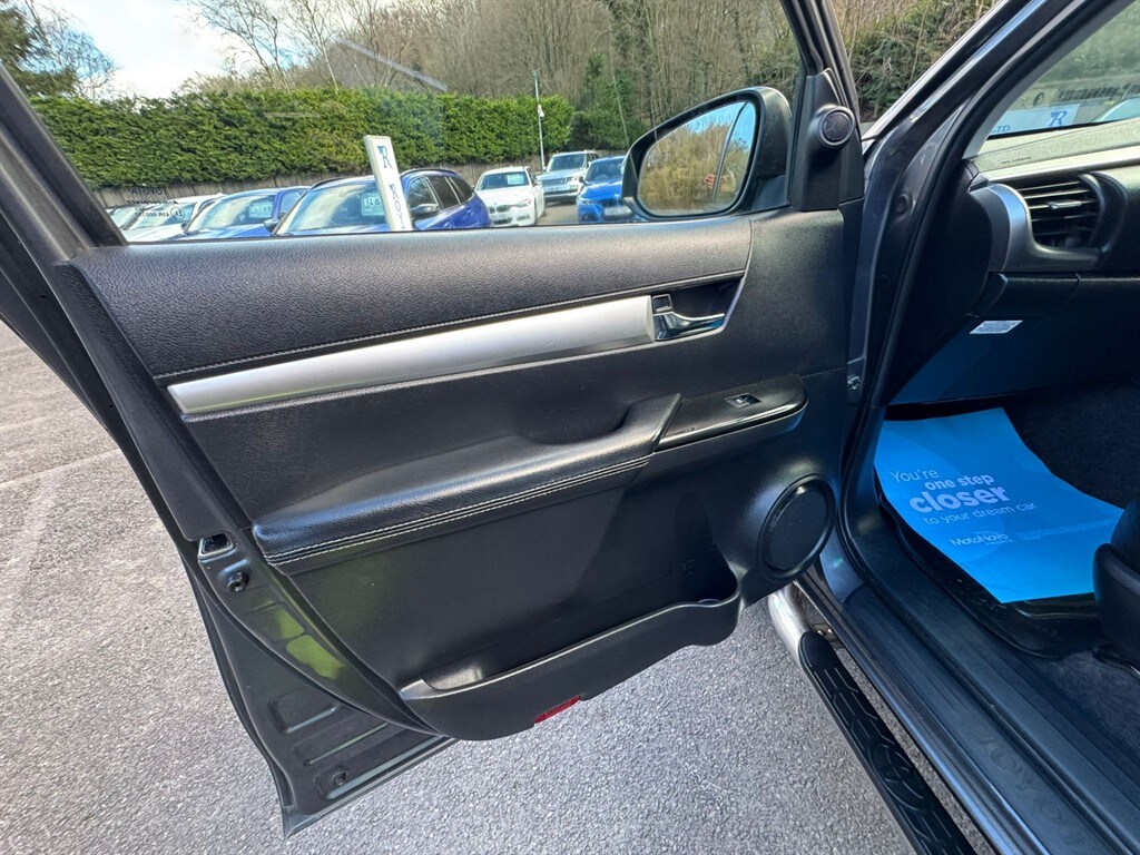 Used Toyota Hilux 2017 for sale - 77545539: Photo 27