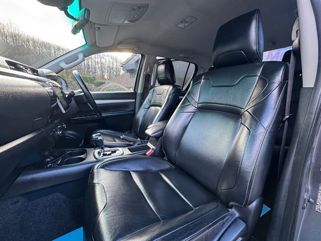 Used Toyota Hilux 2017 for sale - 77545539: Photo 29