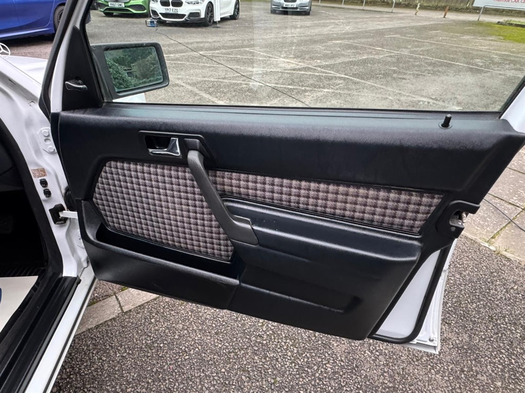 Used Mercedes-Benz 190 1991 for sale - 77036465: Photo 15