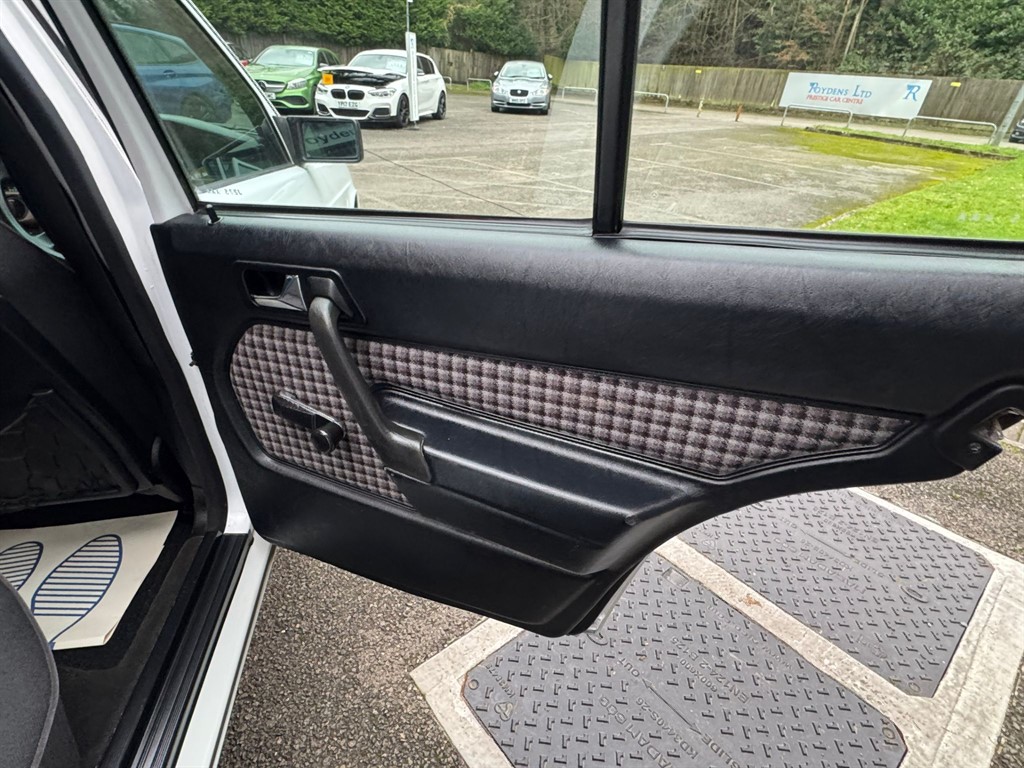 Used Mercedes-Benz 190 1991 for sale - 77036465: Photo 27