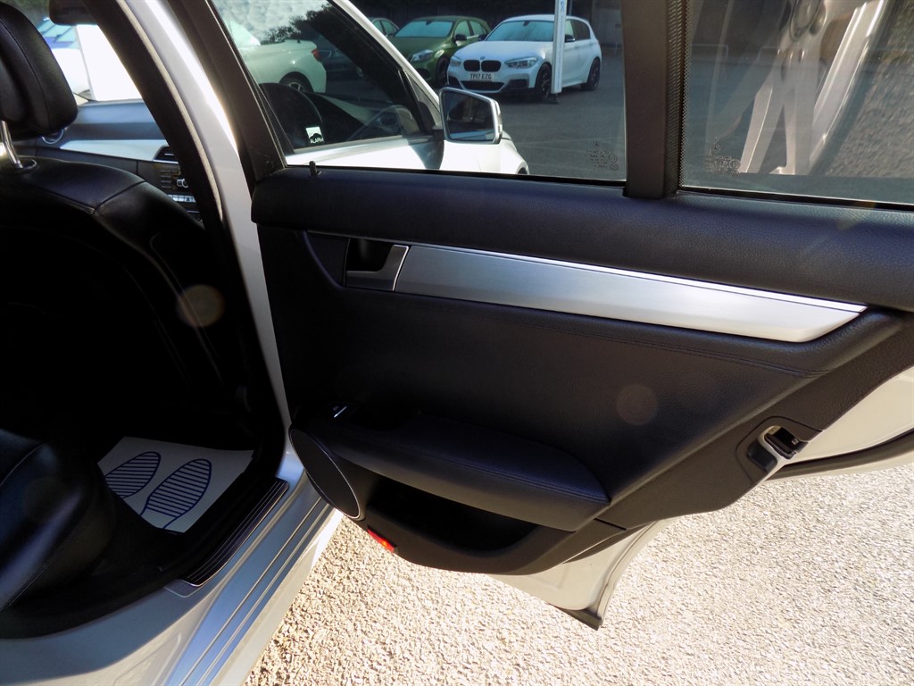 Used Mercedes-Benz C Class 2012 for sale - 76209080: Photo 23