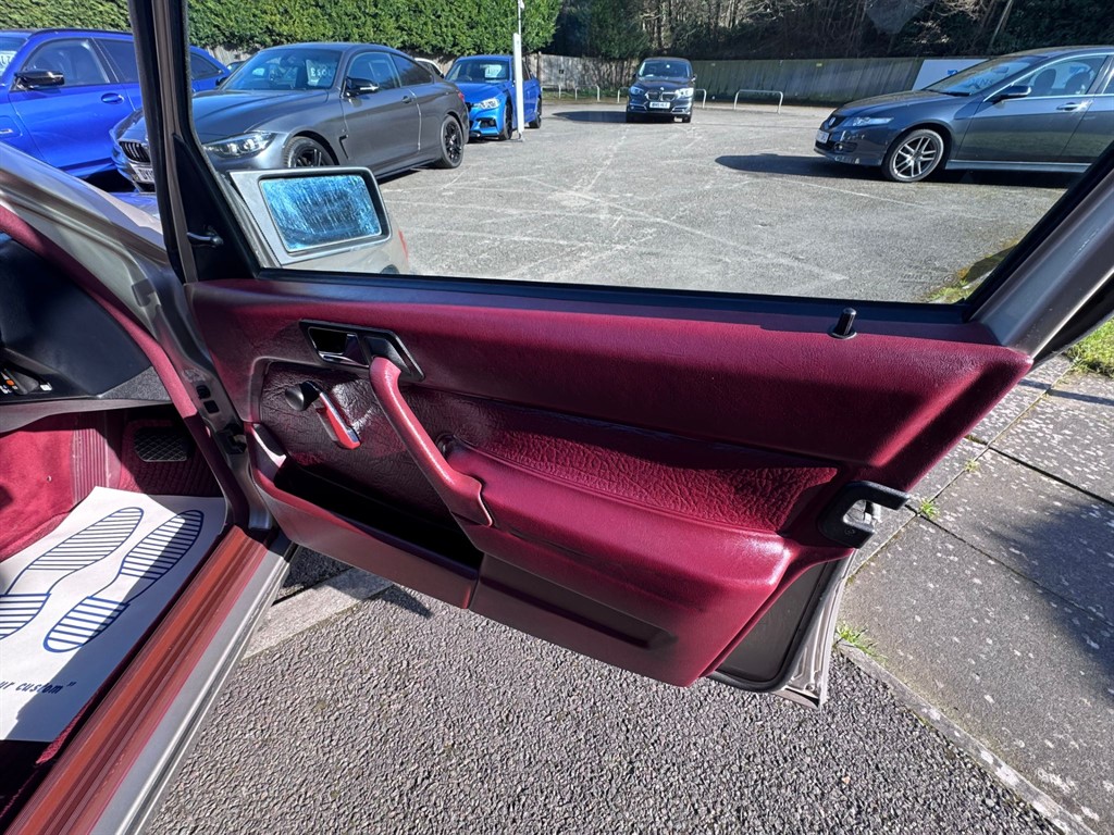 Used Mercedes-Benz 190 1991 for sale - 77665348: Photo 16