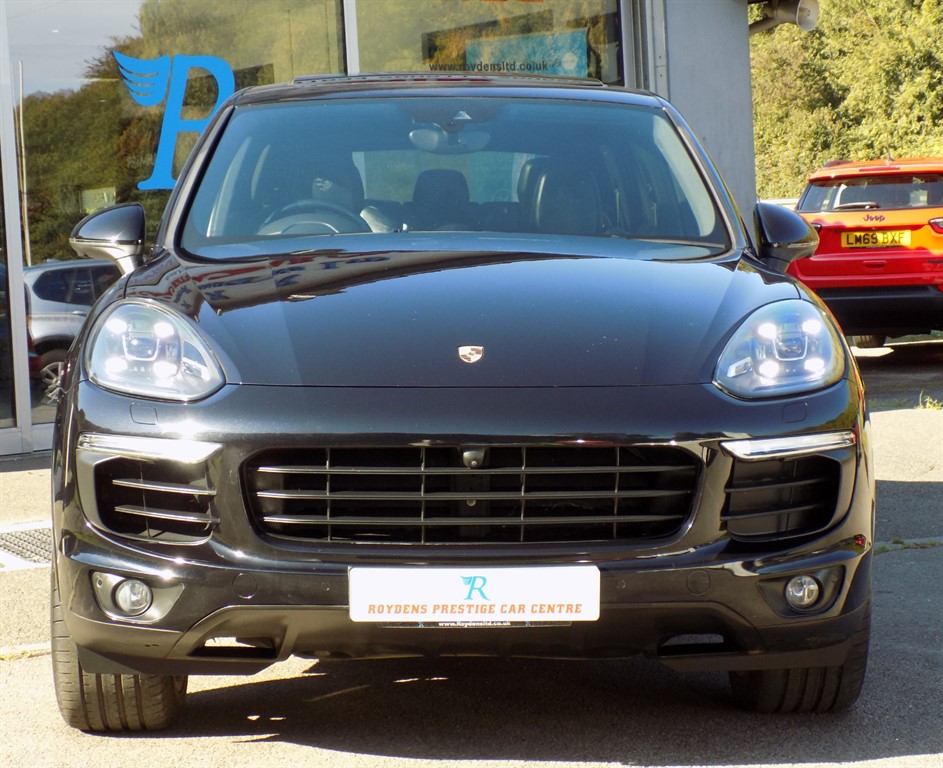 Used Porsche Cayenne 2017 for sale - 76117184: Photo 4