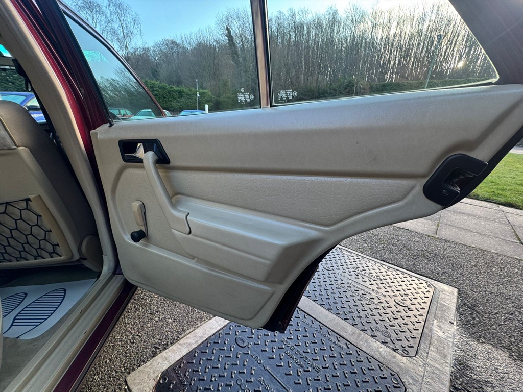 Used Mercedes-Benz 190 1993 for sale - 77435367: Photo 36