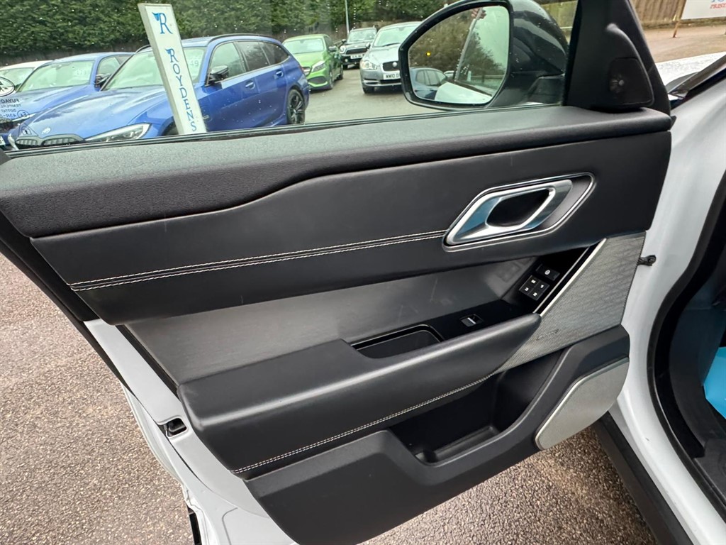 Used Land Rover Range Rover Velar 2020 for sale - 77170778: Photo 31