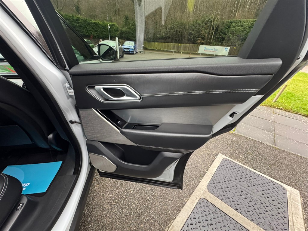 Used Land Rover Range Rover Velar 2020 for sale - 77170778: Photo 40