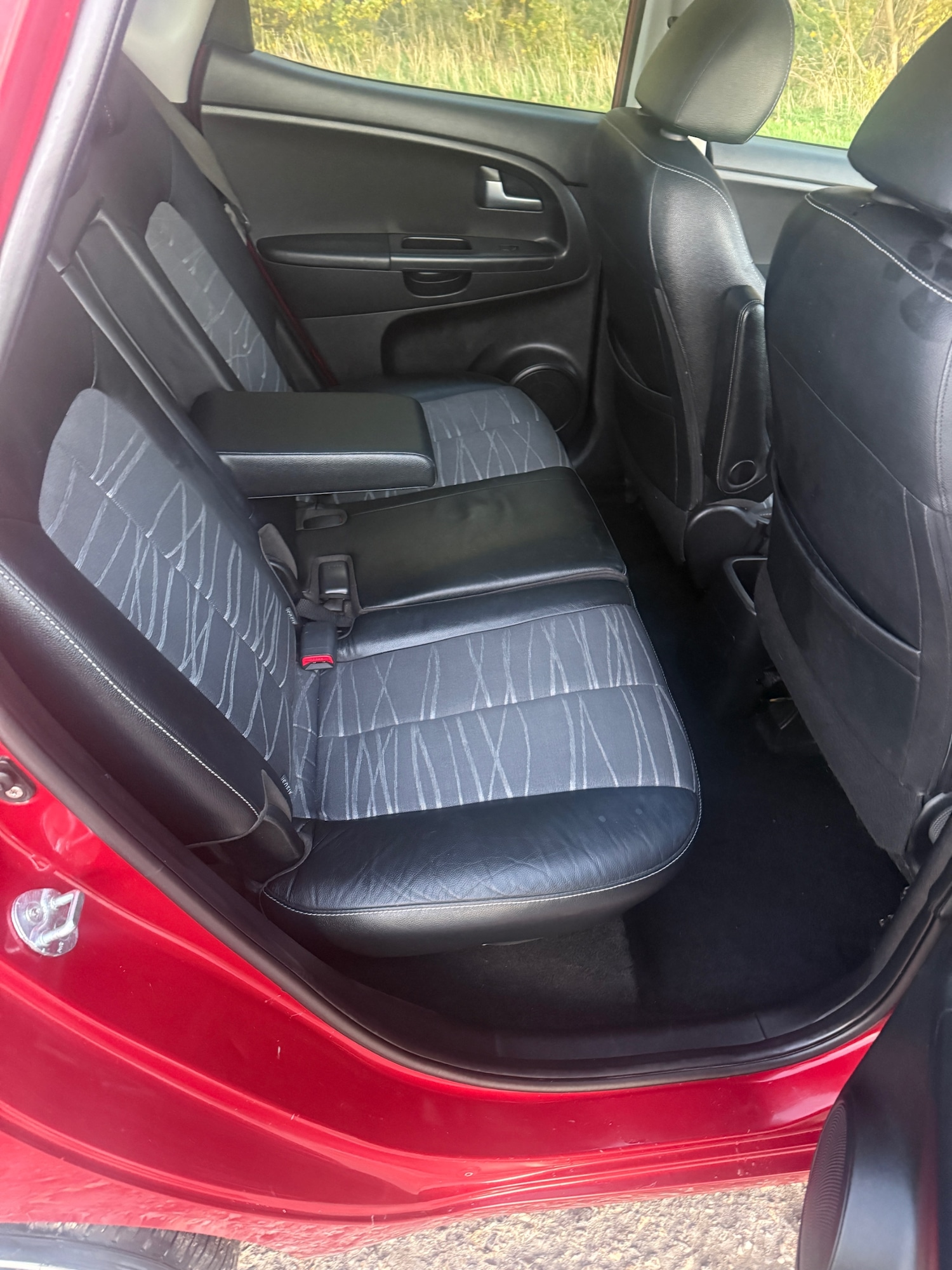 Used Kia Venga 2012 for sale - 76393848: Photo 9