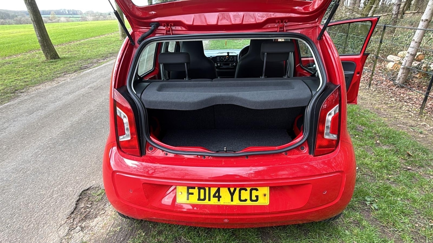 Used Volkswagen up! 2014 for sale - 77845746: Photo 4