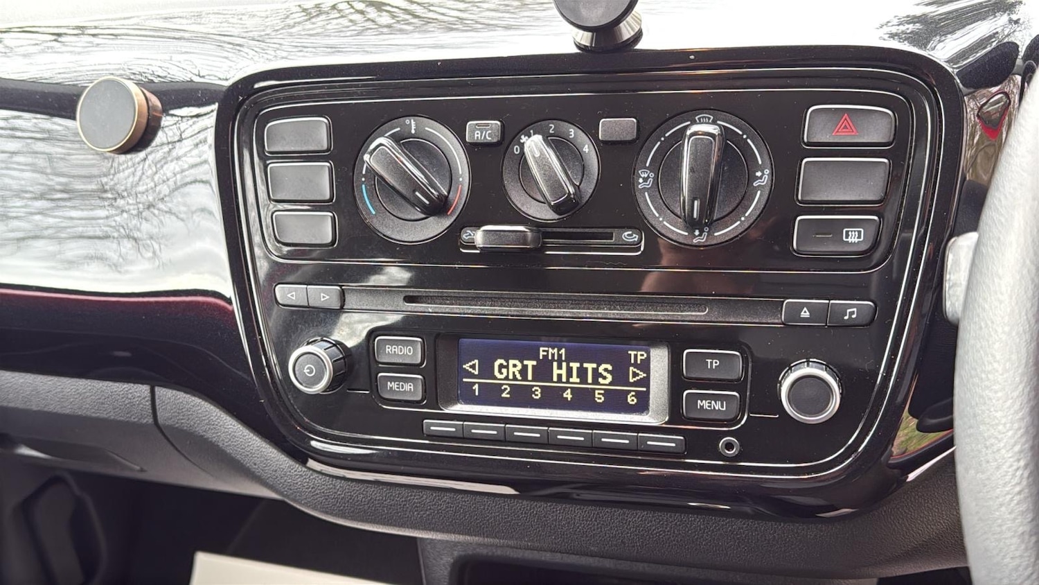 Used Volkswagen up! 2014 for sale - 77845746: Photo 8