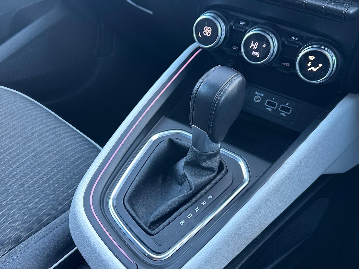 Used Renault Clio 2022 for sale - 76619759: Photo 13