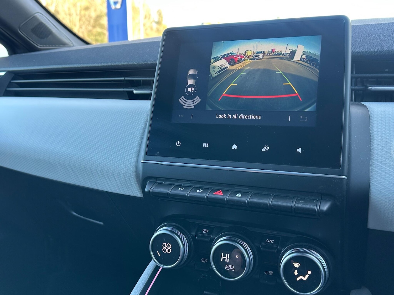 Used Renault Clio 2022 for sale - 76619759: Photo 22