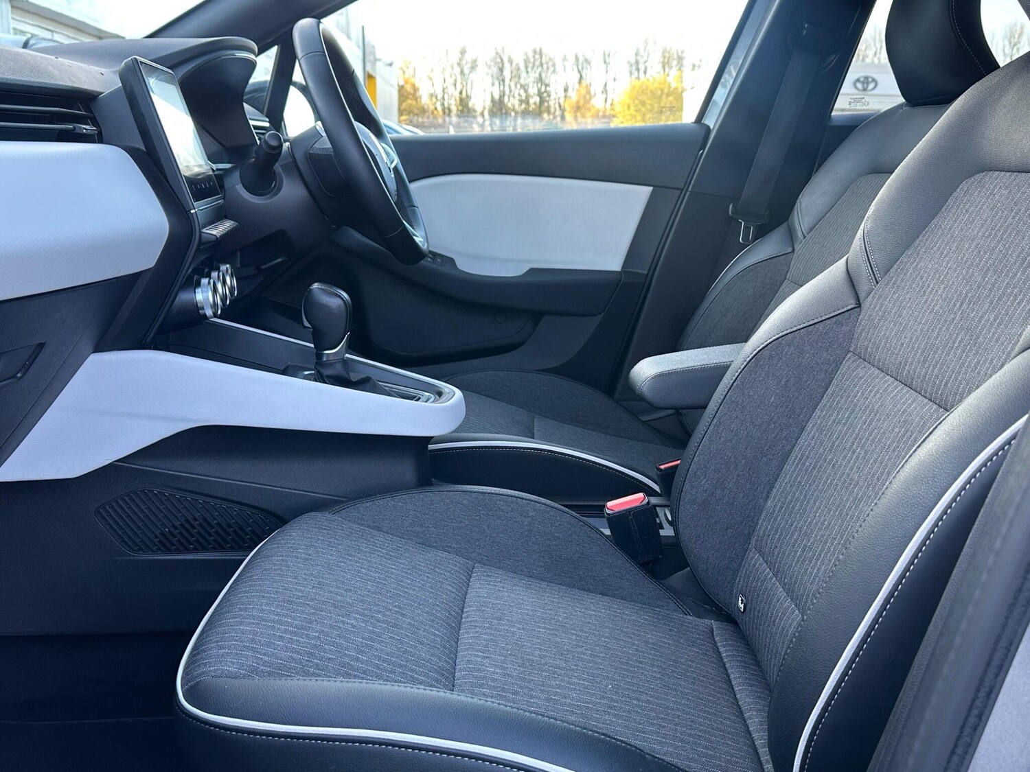 Used Renault Clio 2022 for sale - 76619759: Photo 29