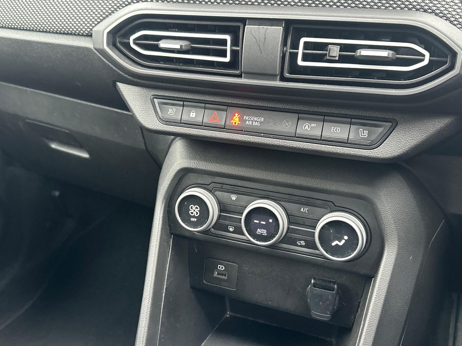 Used Dacia Jogger 2023 for sale - 77387632: Photo 35