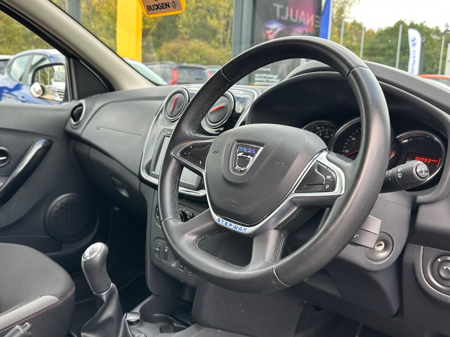 Used Dacia Sandero Stepway 2020 for sale - 76109769: Photo 11