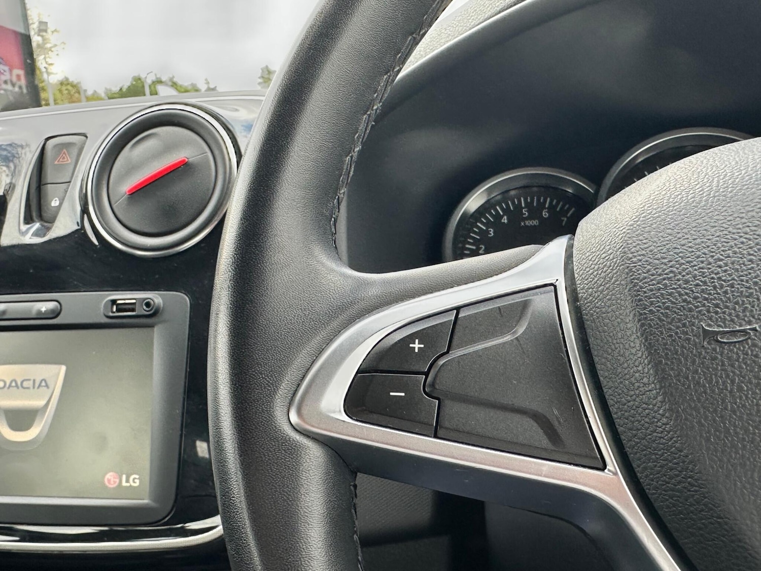 Used Dacia Sandero Stepway 2020 for sale - 76109769: Photo 19