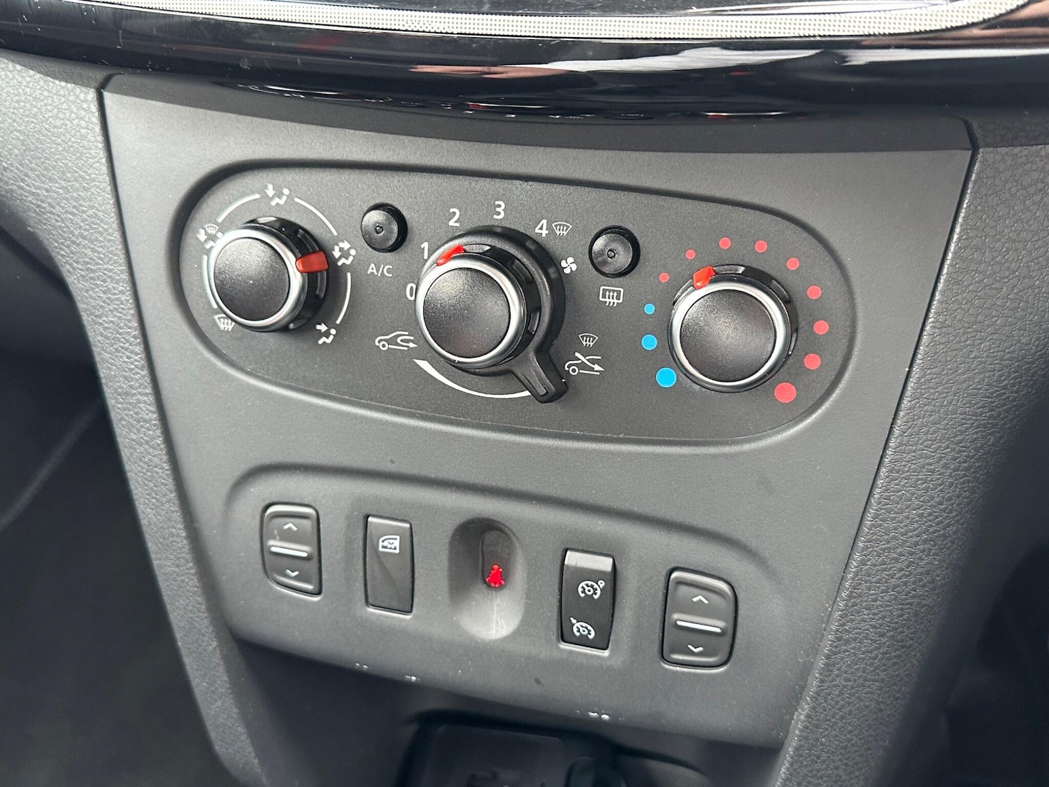 Used Dacia Sandero Stepway 2020 for sale - 76109769: Photo 21