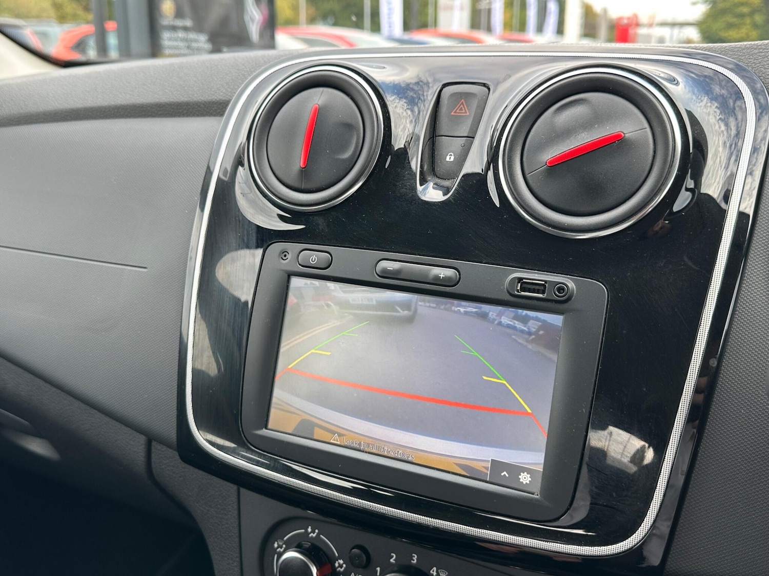 Used Dacia Sandero Stepway 2020 for sale - 76109769: Photo 23