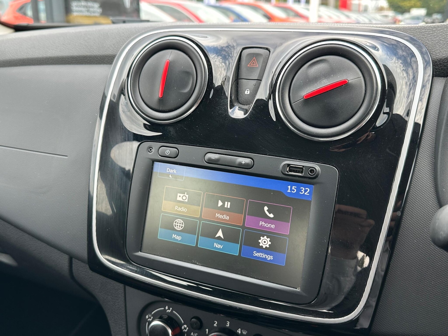 Used Dacia Sandero Stepway 2020 for sale - 76109769: Photo 24