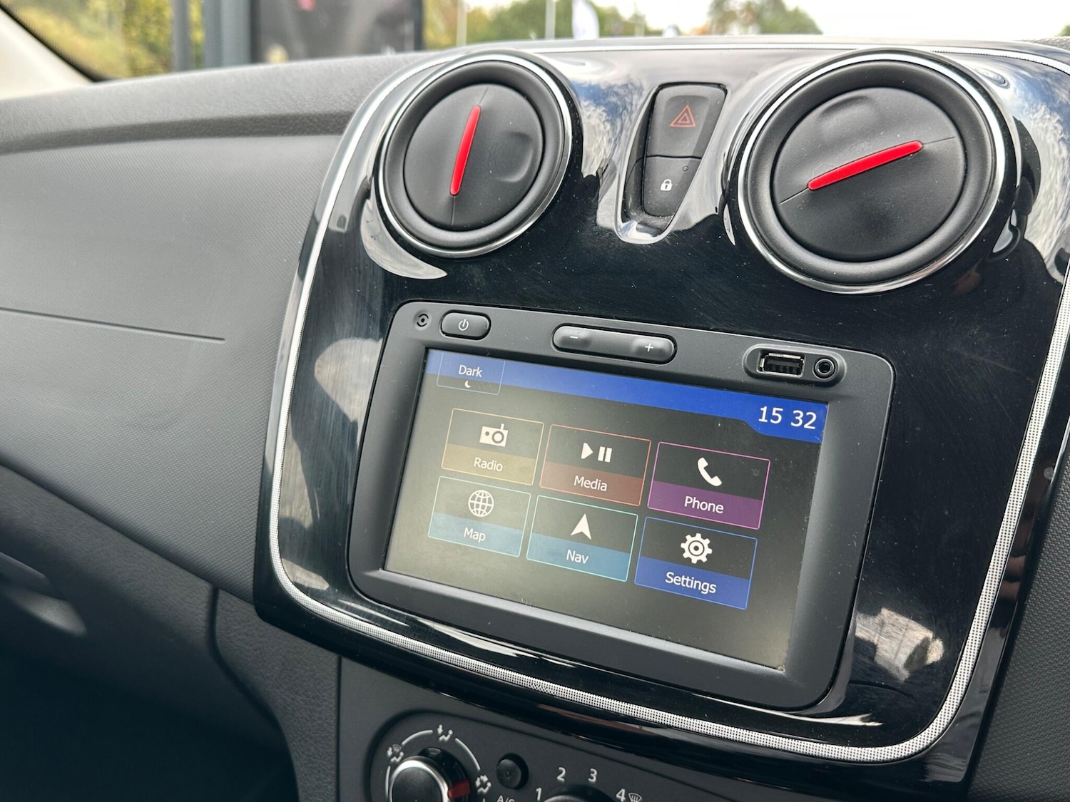Used Dacia Sandero Stepway 2020 for sale - 76109769: Photo 26